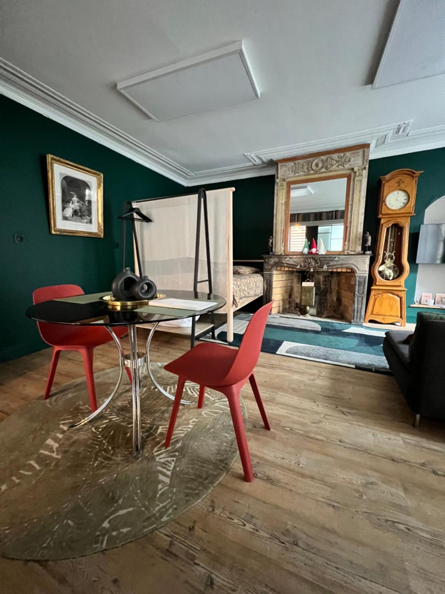 Maison 1747 - Gites De Standing En Vieille-Ville Avec Cour Boulogne-sur-Mer Bagian luar foto